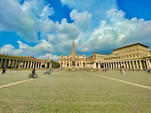 Tours in Rome Italy, Walking Private or Group Tours of Rome and Vatican City. Walking Private Tours and custom transfers and itineraries.