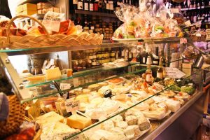 Rome Food Tour, Wine Tasting, Rome Eating, and drinking walking tours, taste delicious specialties with a local tour guide.